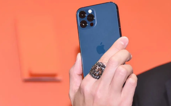 精河苹果手机维修分享iPhone12系列重启方法教程 